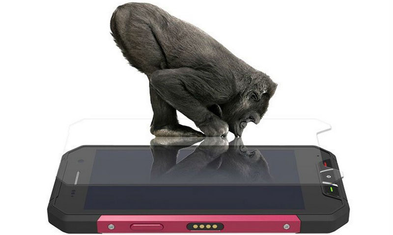 Oinom V1600 Black (Nomu V1600) имеет защищенное от ударов стекло