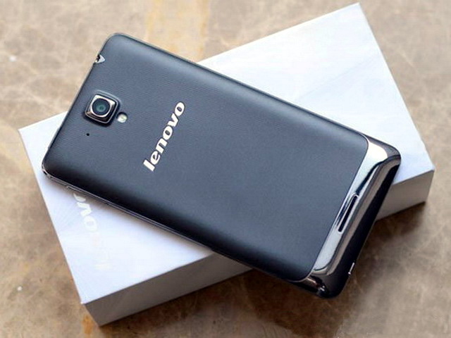 Обзор Lenovo S898T вид сзади 