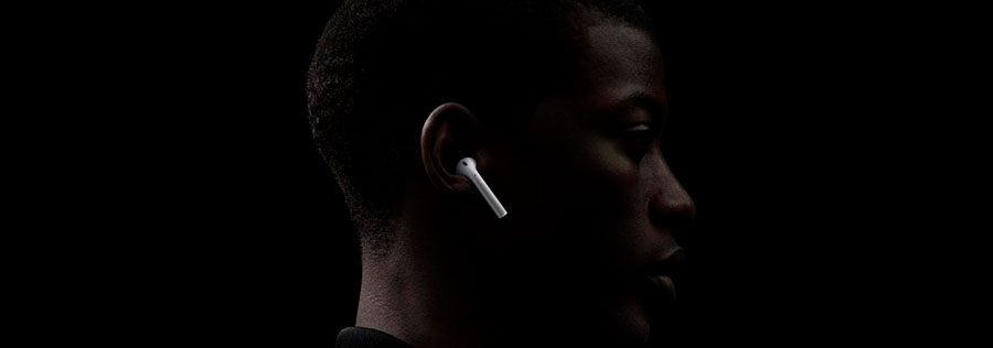 Apple AirPods 2019 (2 поколения) with Wireless Charging Case настраиваются в одно касание. Автоматически включаются и устанавливают соединение.